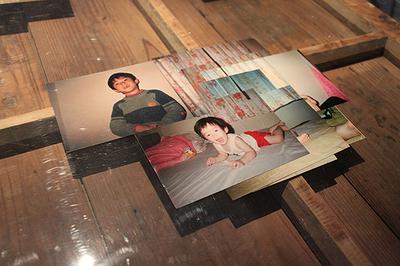 2010舊地重遊，照片拼貼+物件裝置(作品展呈局部1)的封面圖