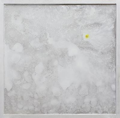 The Promenade of Memory─A Discourse on Yi-Wen Weng 's Artworks's Cover