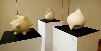 與植物對話 — 魏金蕊陶藝創作論述-《重生、醞釀、希望》展出效果。