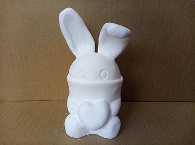 Image Transformation of Dreams - Study of Tai Hsin I’s Creation's Cover