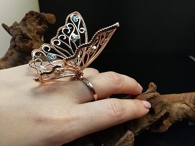 重生計畫 關於蝴蝶的金工創作-佩戴在手上的「搧翅流蝶」的封面圖