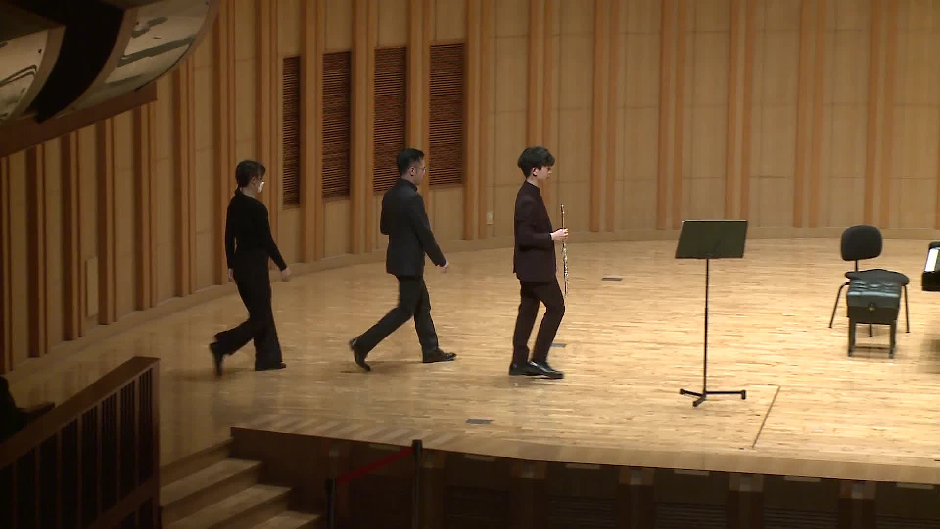 董尼采第歌劇《拉梅默的露琪亞》與貝利尼歌劇《清教徒》瘋狂場景中詠嘆調之分析與演唱詮釋-20