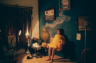 身體座標：當代生活中的身體想像--黃萱創作研究 圖2〈沙發人〉