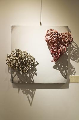 結與解--陳育儀陶藝創作論述-「絮語--詰問」展示形式的封面圖