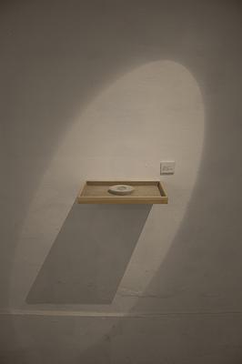 多線創作的首拍：陳昱廷創作研究 〈成為化石〉，水泥，圓形四個(直徑分別為11公分、10.9公分、11.3公分、10.9公分)、長方形兩個(12.2x23.7公分、21.5x22公分)，2021。1