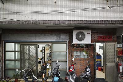 附錄五-山珍海味工作室攝影-《走道看向太認真工作區》
