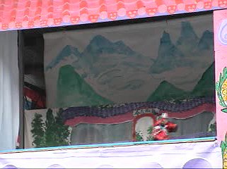 鄉土藝術融入國小「藝術與人文」領域課程之研究－以布袋戲教學為例