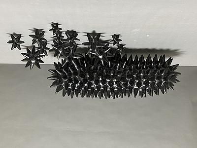 圖124 劉奕堂，〈衍〉，雕塑土、黑色消光釉，88×55×37cm，2020