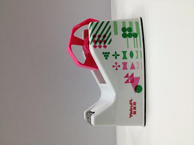 品牌形象與輔助圖形設計應用之創作論述－ 以養樂多50週年形象設計案為例-2