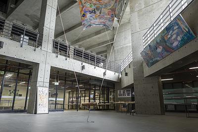 穹頂與幻象 : 揭示我們所背負的-24