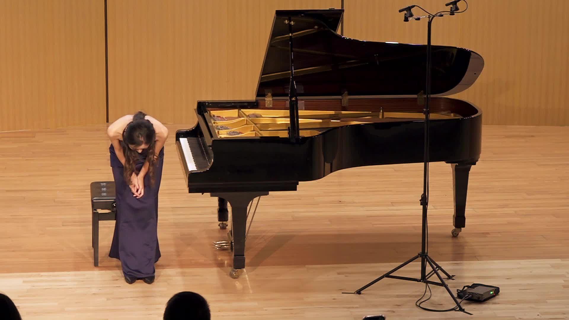 賴映如鋼琴獨奏會-05 Robert Alexander Schumann Arabeske Op18