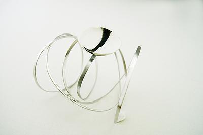 「動、靜」意象的探索複合媒材首飾創作論述13