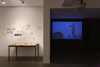 身體座標：當代生活中的身體想像--黃萱創作研究 圖42《兜圈子》展覽的封面圖