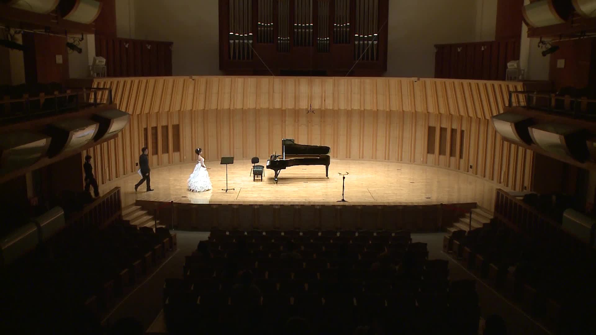 董尼采第歌劇《拉梅默的露琪亞》與貝利尼歌劇《清教徒》瘋狂場景中詠嘆調之分析與演唱詮釋-14