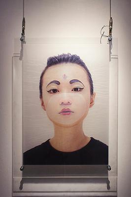 " The Lighting Face "-A Creative Project of Make-Up Art Combining with the Chinese Facial Painting and Greek Mythology's Cover