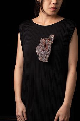 2025_11_Scab_brooch_bark_wearing4-4