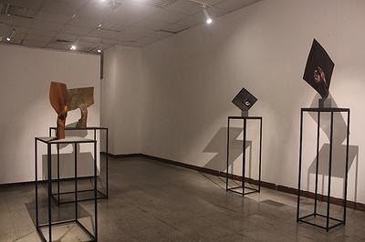 手的覺知記憶─張斯婷金工創作論述-展場照三