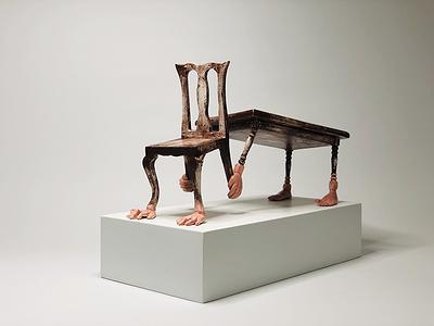 物件與人體相互關係的雕塑創作-3-10跪的封面圖