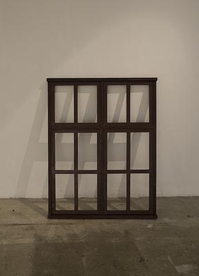 多線創作的首拍：陳昱廷創作研究 51 陳昱廷，〈窗外：這裡原本有扇窗〉，錄像、木頭，12分30秒無限循環、93x120公分，2021。木頭2