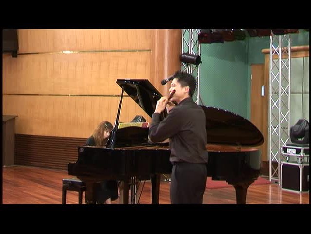 中國竹笛基本吹奏理論-以〈梆笛協奏曲〉與〈走西口〉為例