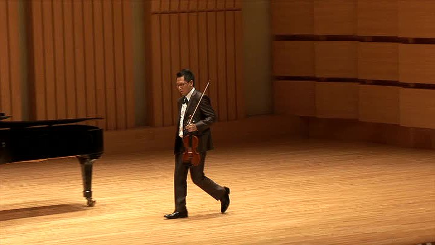 綜合型大學音樂學系設立碩士在職專班之宗旨與其演奏（教學）組—弦樂開設課程之探討比較： 以東吳大學與輔仁大學為例子的封面圖