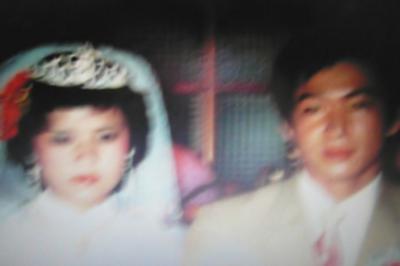 十年後的錯動-父母親於自家二樓臥房  的新婚合影  苗栗卓蘭