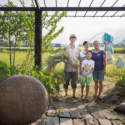 The Farmer in the Future-Group photo-8's Cover