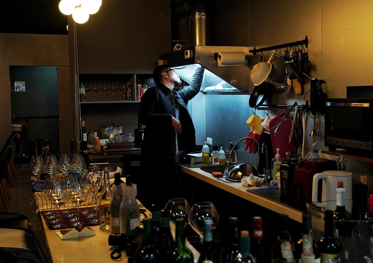Photo Project：Hongkongers’ Struggles Under Taiwan Immigration Policy's Cover