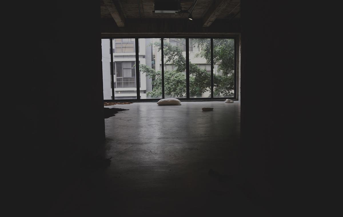 棲居詩學—梁家寧創作論述 《棲居詩》1的封面圖