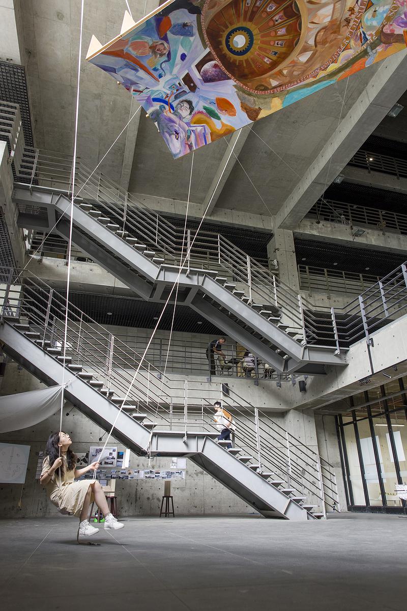 穹頂與幻象 : 揭示我們所背負的-14的封面圖