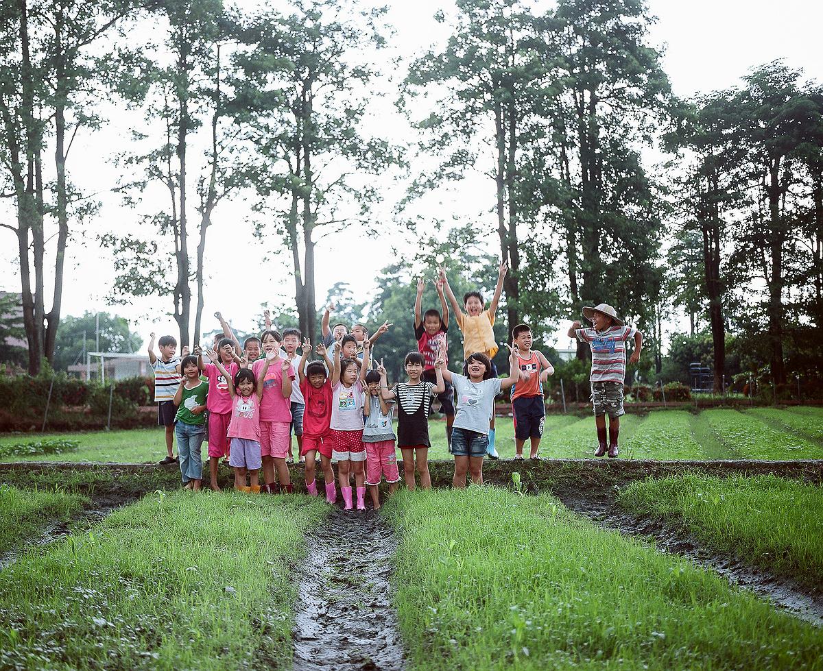 The Farmer in the Future-Group photo-10's Cover
