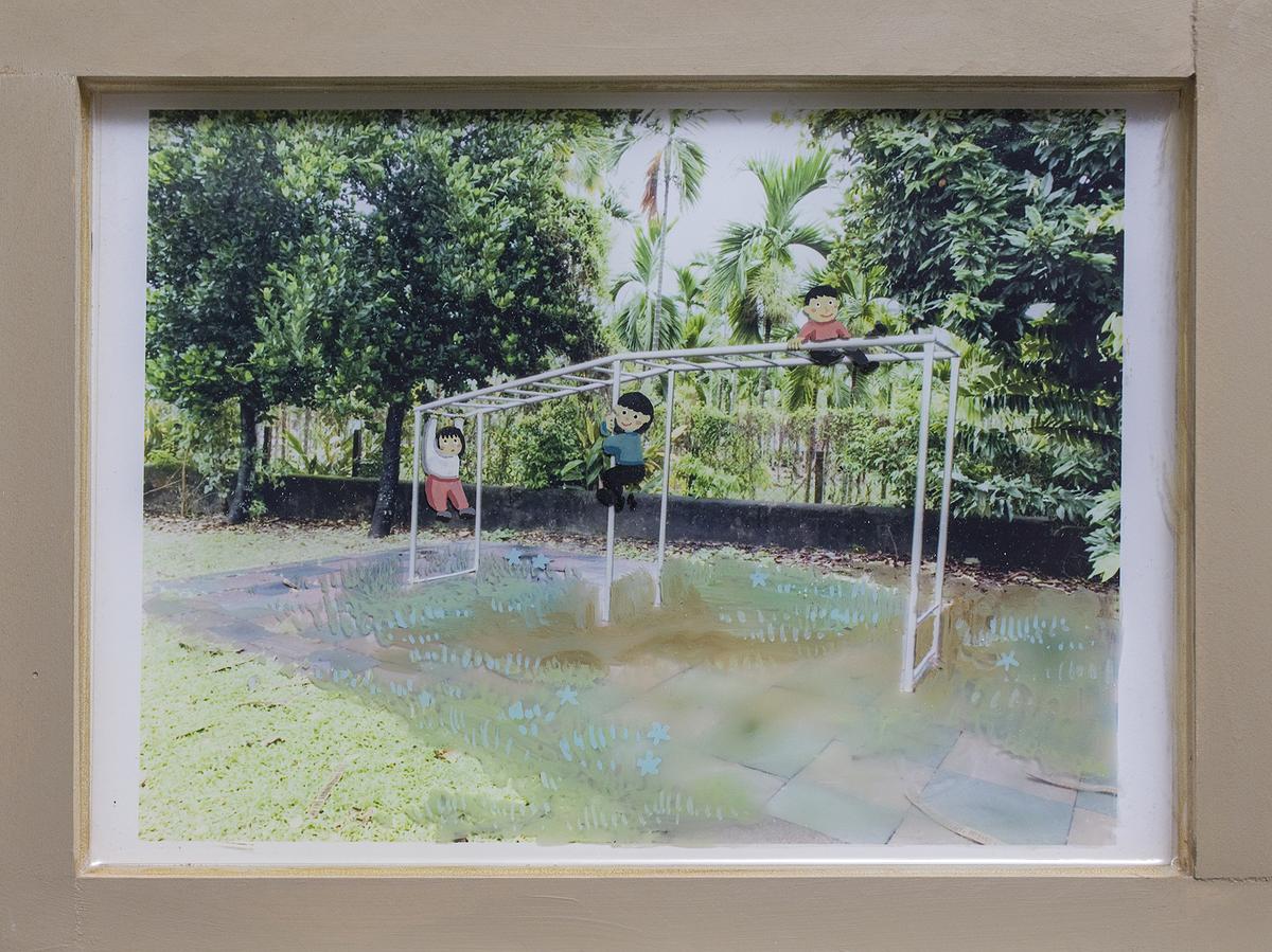 記憶漫遊─翁意雯創作論述 20 記憶照片-挑戰爬欄杆的封面圖