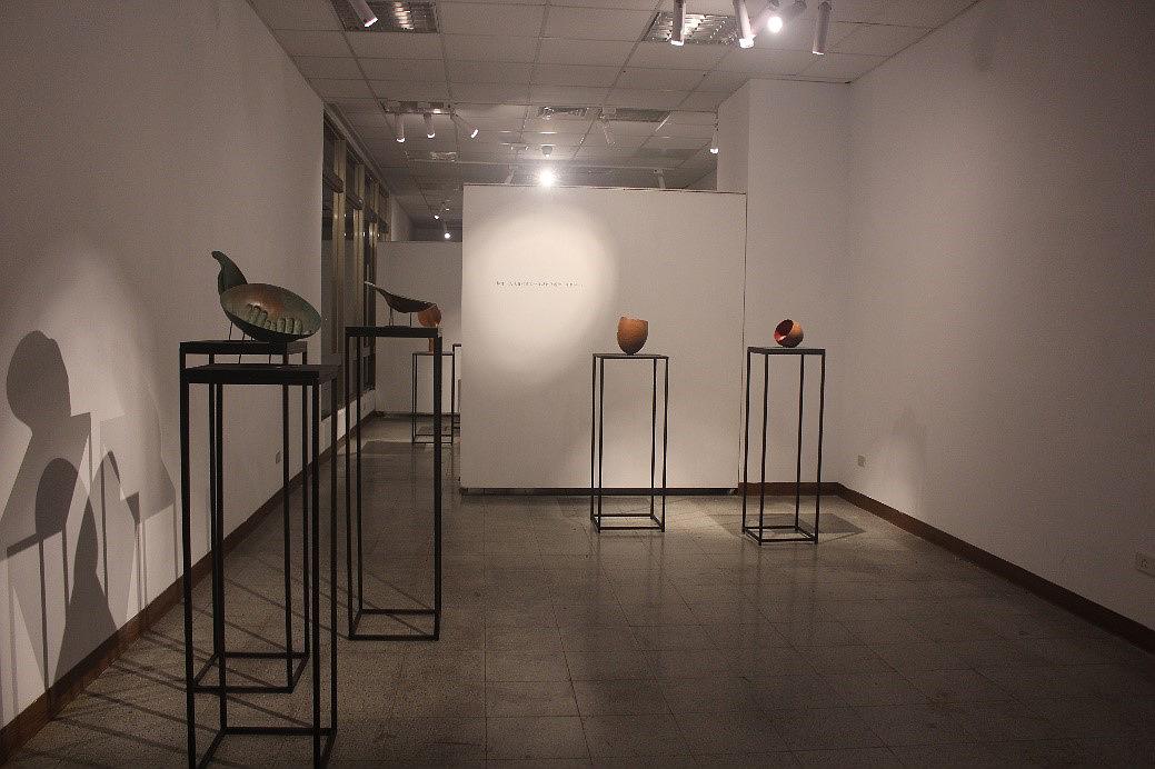 手的覺知記憶─張斯婷金工創作論述-展場照二的封面圖