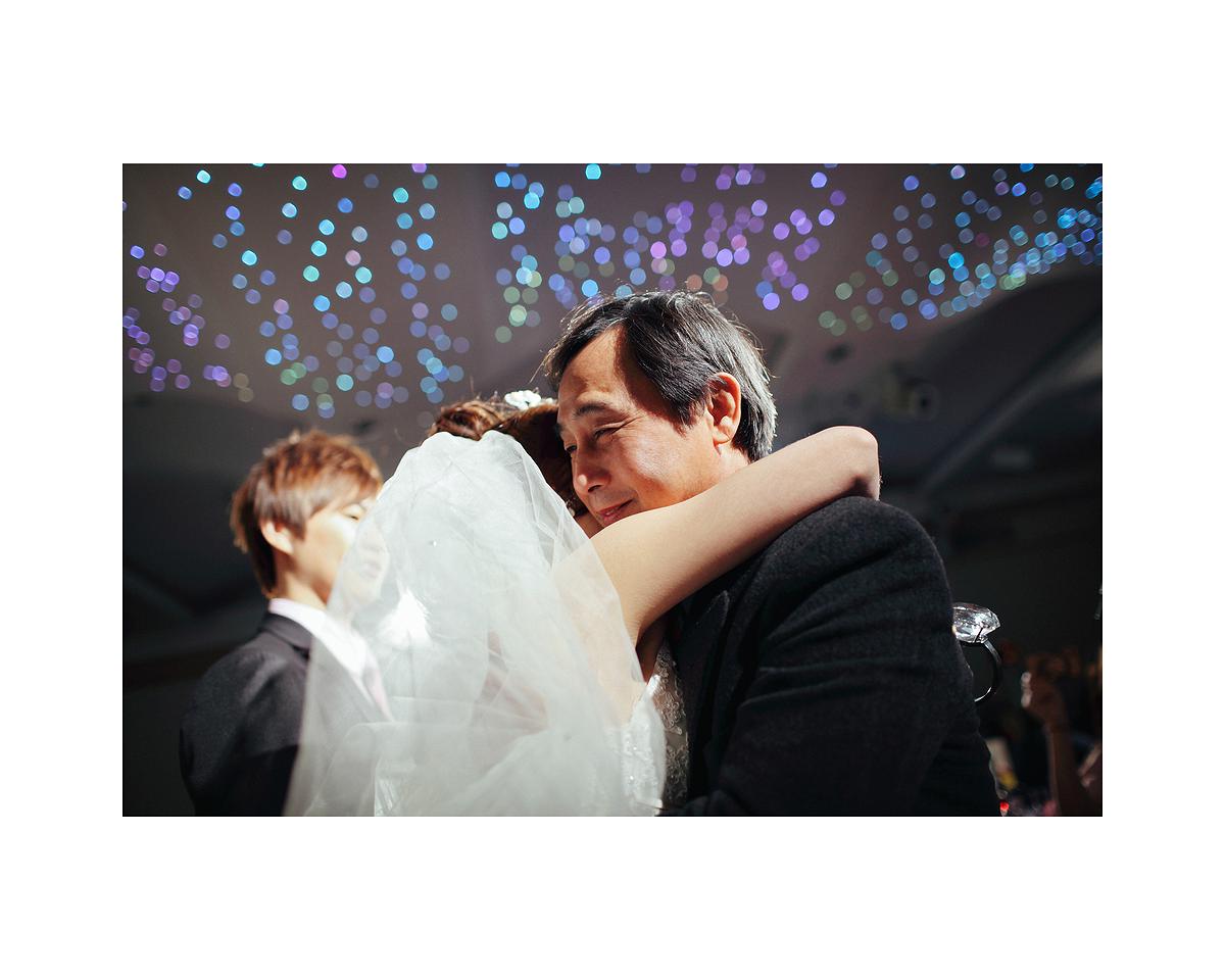Documentary Photography Creative Work：The Emotional Expressions of Parents in the Wedding Day-1's Cover