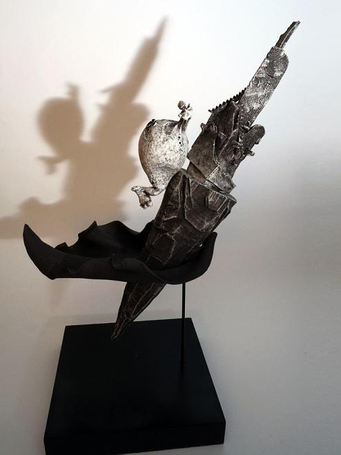Between the Suppression and the Liberation : Self-interpretations of Tsai Jr-Yung's Ceramic Creations's Cover