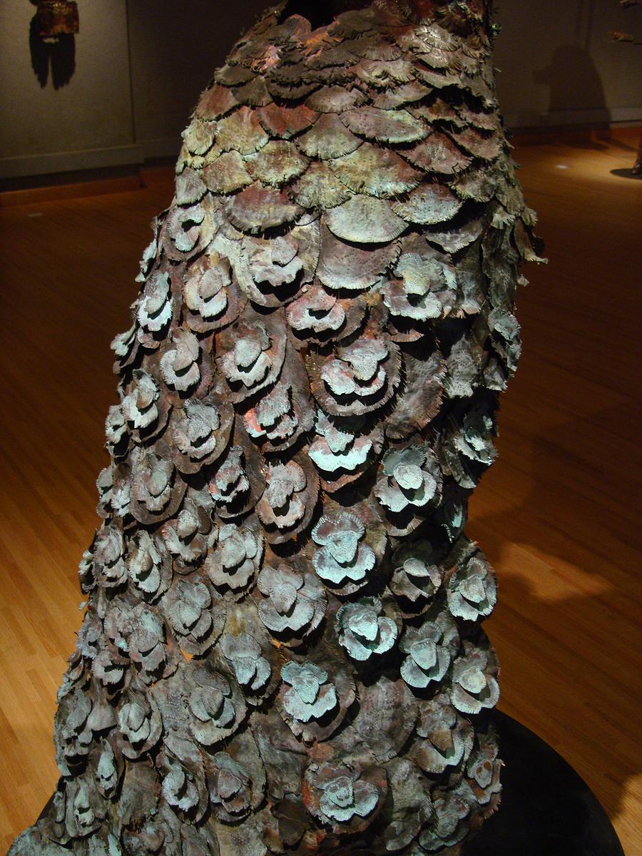 Invisible, Shell and Clothes － A Discourse on Huang, Hsiao-Shan's Work of Art's Cover