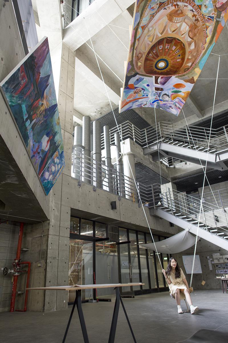 穹頂與幻象 : 揭示我們所背負的-12的封面圖