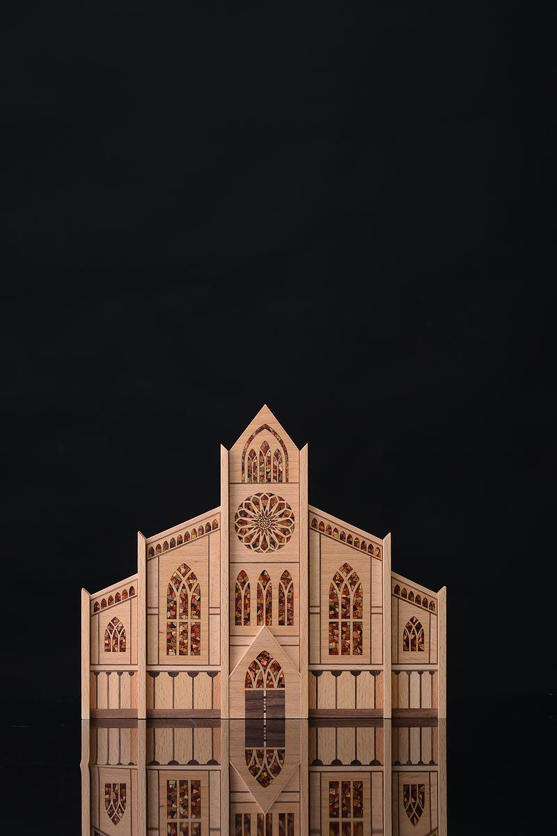 Converting Three-Dimensional Objects into Two-Dimensional Images：Tsuei-Han Chen’s Creative Parquetry's Cover
