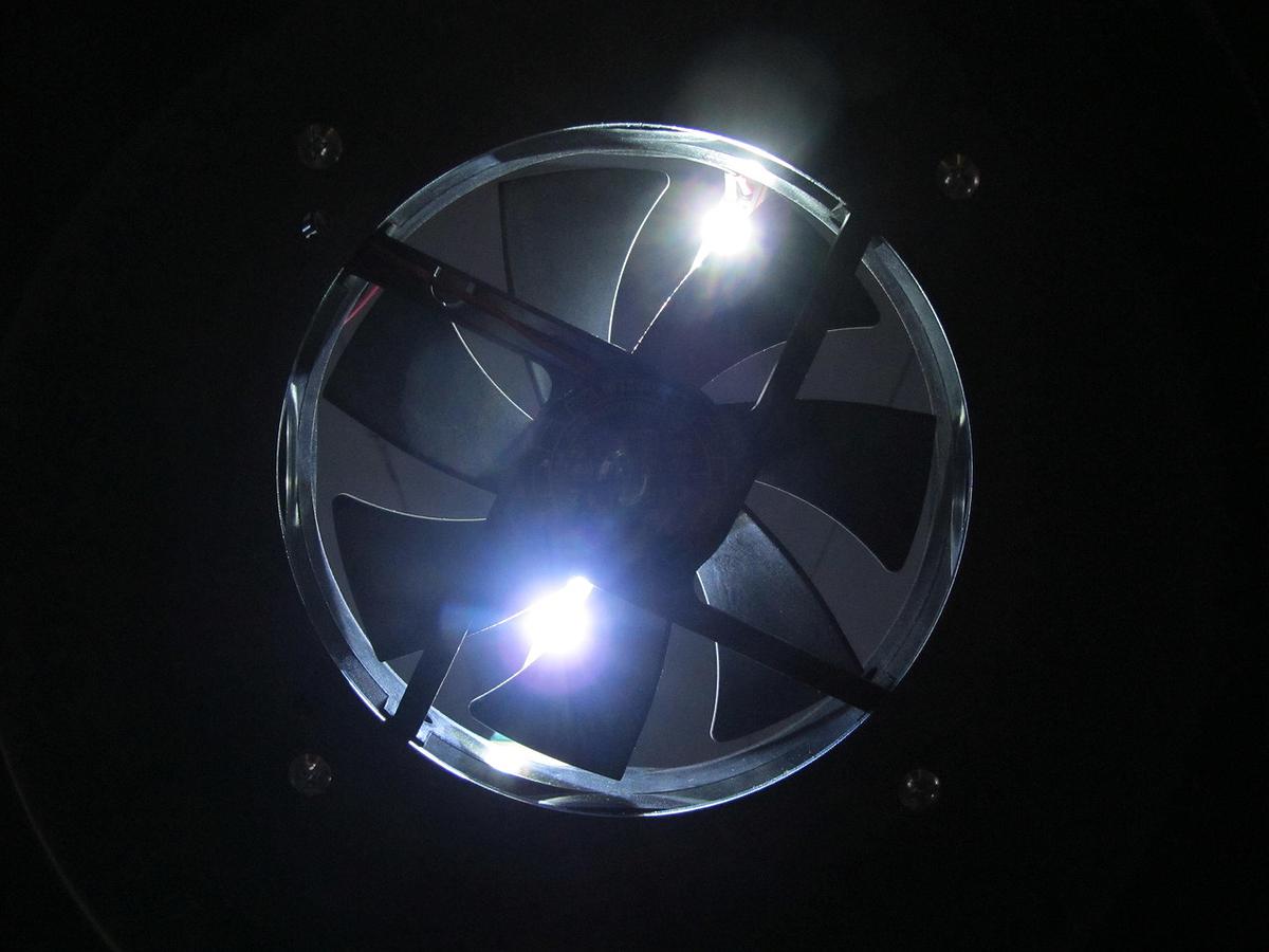 “Fortune Telling Show－The Machine” : The Summoning Aesthetic of Relational Theater's Cover