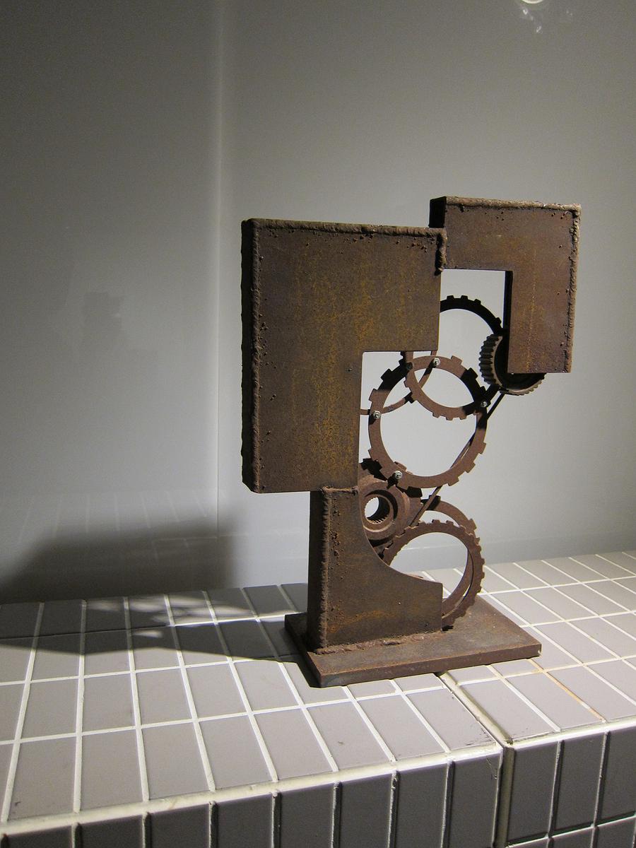 A lostness feeling of sculpture in the era of technonology─Discourse on self creation by Sheng-Chiang Chou's Cover