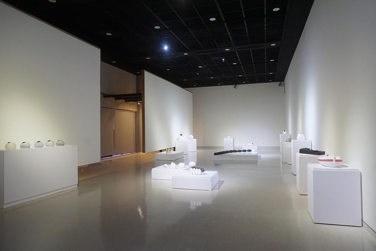 敘事中的內斂慾望—包容瑜陶藝創作論述-展場紀錄02的封面圖
