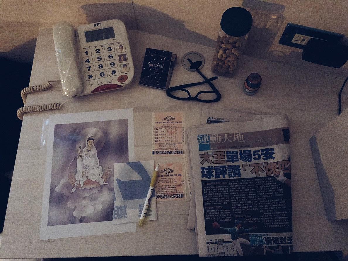 A Day in Factory-Exhibition photos-9's Cover