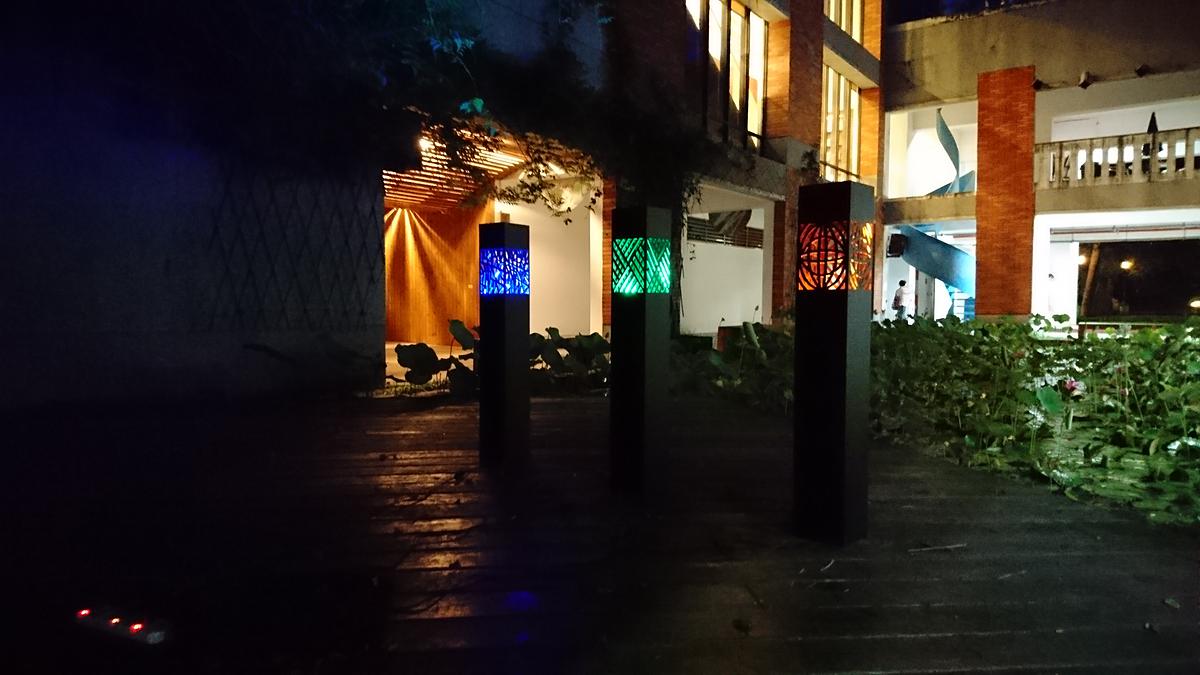 「光，相見，因手機」－手機跨螢幕於網路藝術應用與研究-3的封面圖