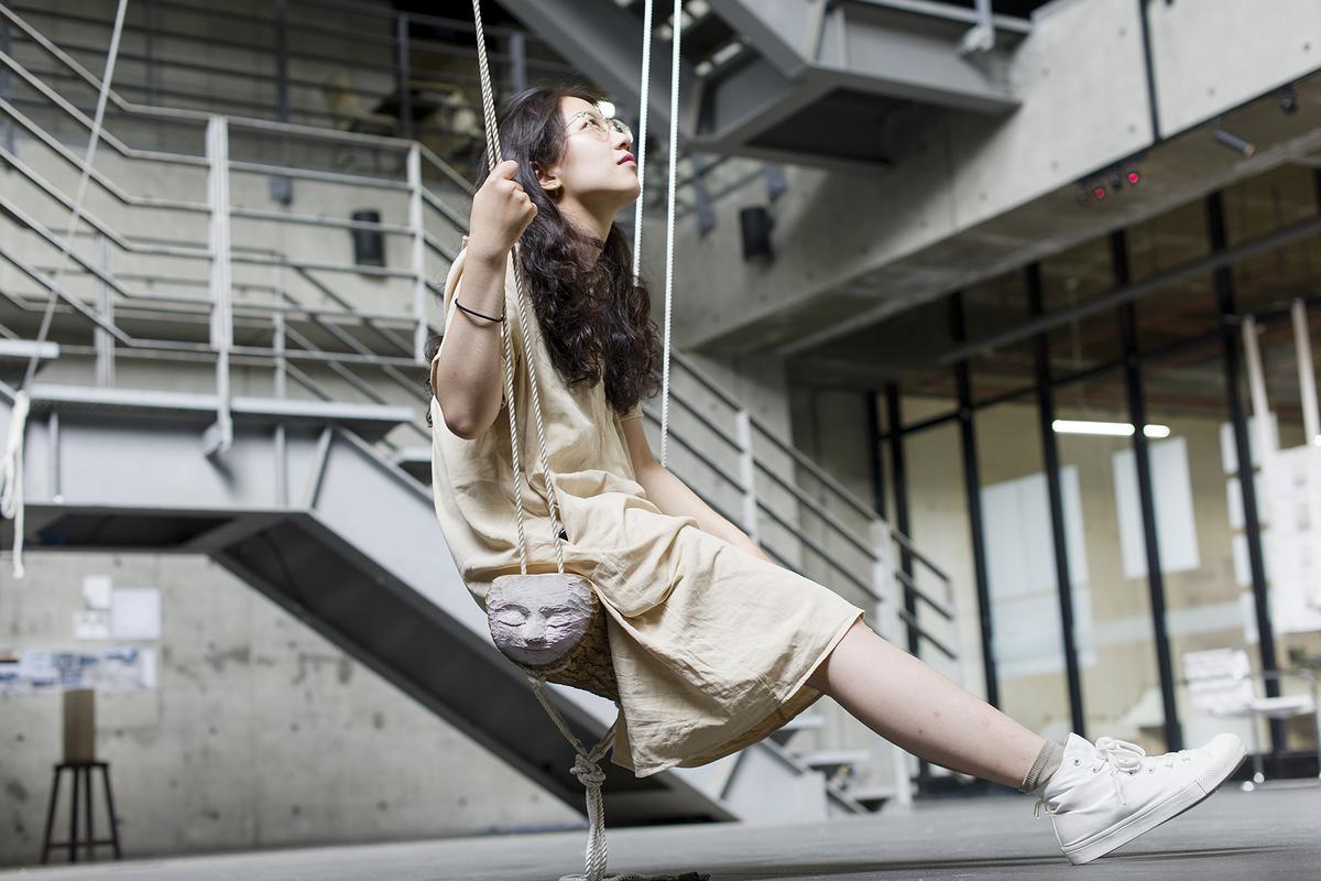 穹頂與幻象 : 揭示我們所背負的-18的封面圖