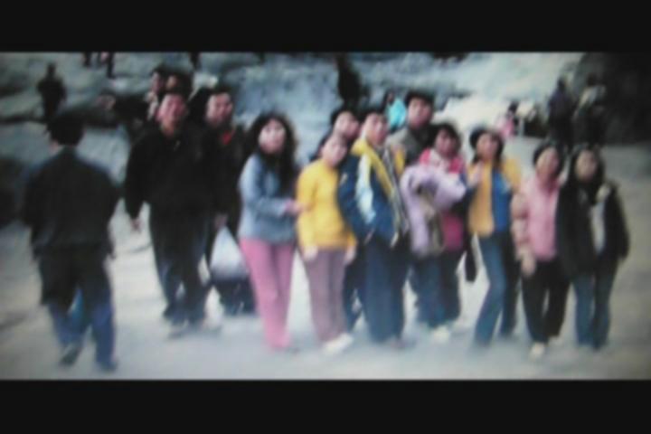 十年後的錯動-父親與姐妹各自家庭成員於大峽谷合影  苗栗卓蘭  大安溪的封面圖