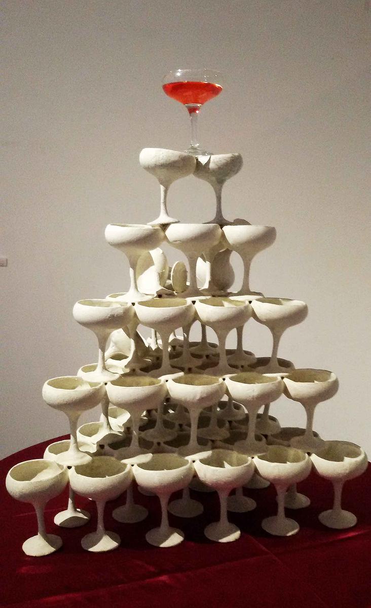 The Unresolvable Vessel：Self-interpretation of Min-Cheng Tsai's Ceramic Art's Cover