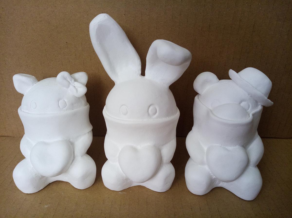 Image Transformation of Dreams - Study of Tai Hsin I’s Creation's Cover