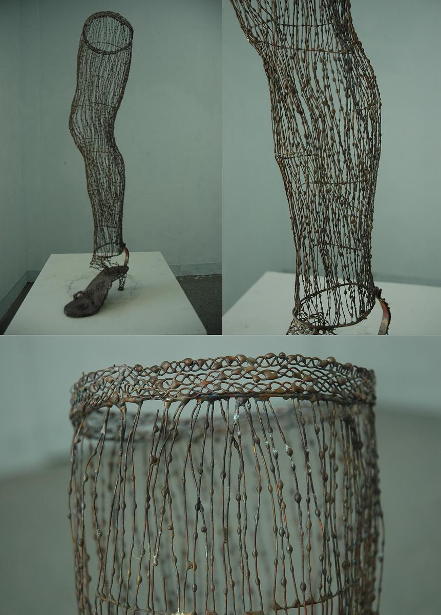 Invisible, Shell and Clothes － A Discourse on Huang, Hsiao-Shan's Work of Art's Cover