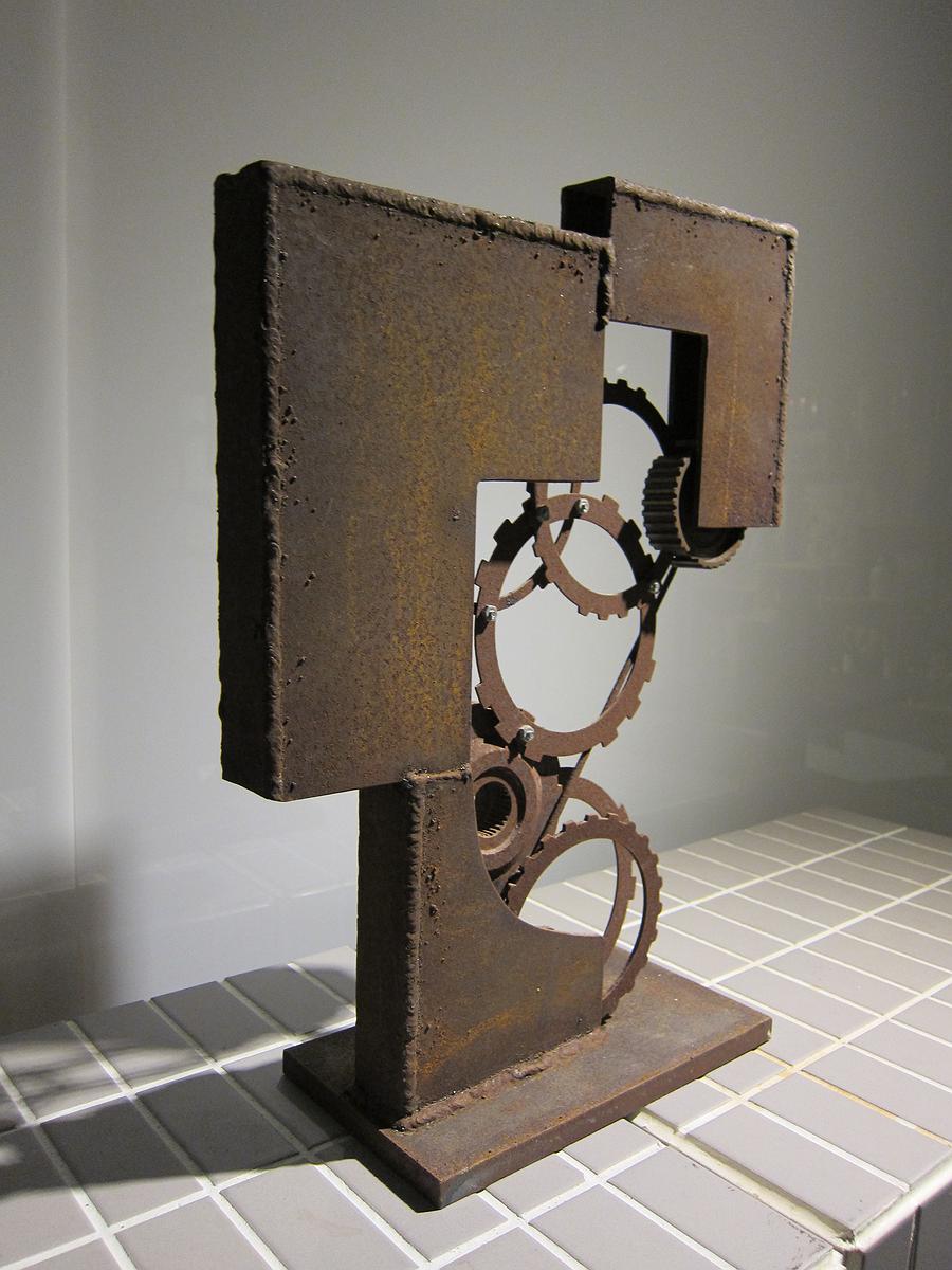 A lostness feeling of sculpture in the era of technonology─Discourse on self creation by Sheng-Chiang Chou's Cover