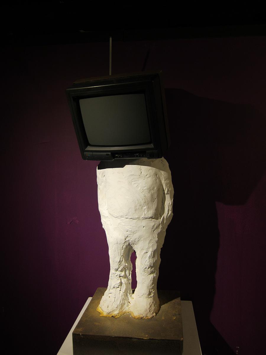 A lostness feeling of sculpture in the era of technonology─Discourse on self creation by Sheng-Chiang Chou's Cover